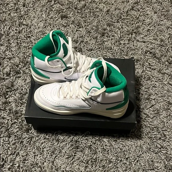 Air Jordan 2 Retro GS ‘Lucky Green’ - Picture 1 of 7